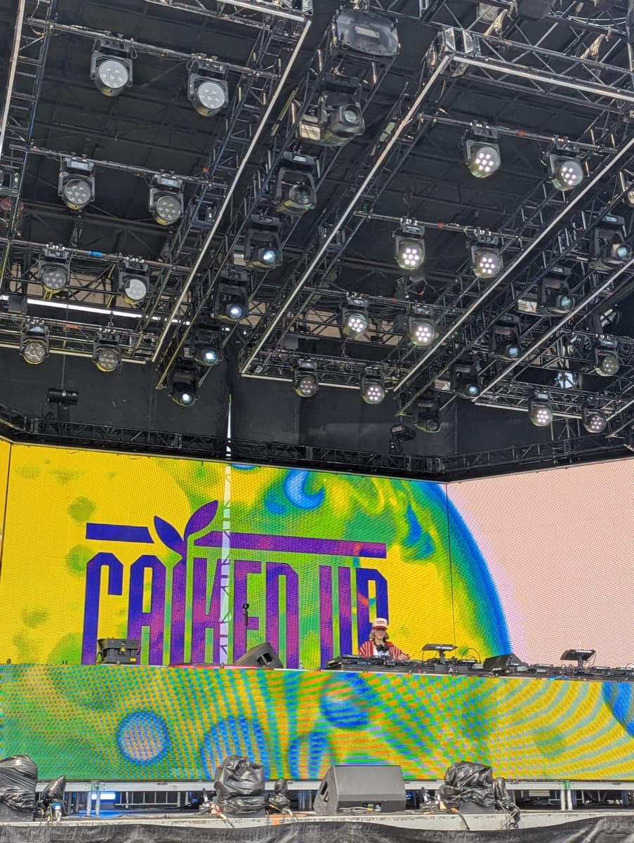 Caiked Up main stage at festival
